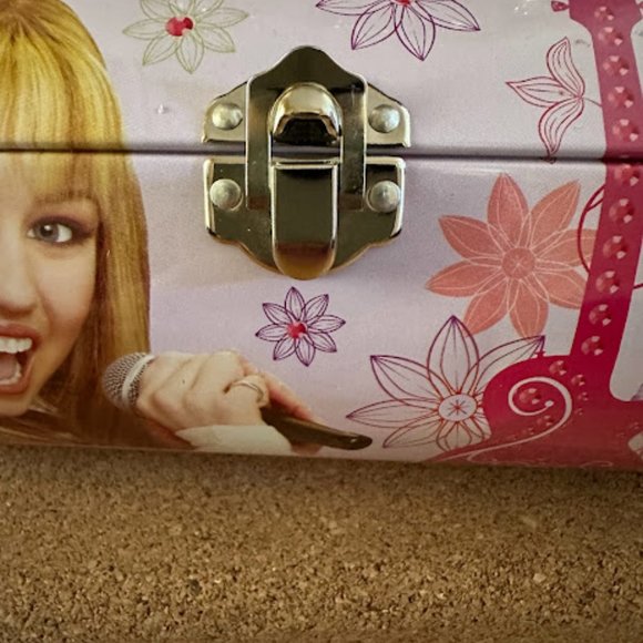 Disney Hannah Montana Secret Star Tin Purse - Picture 2 of 11